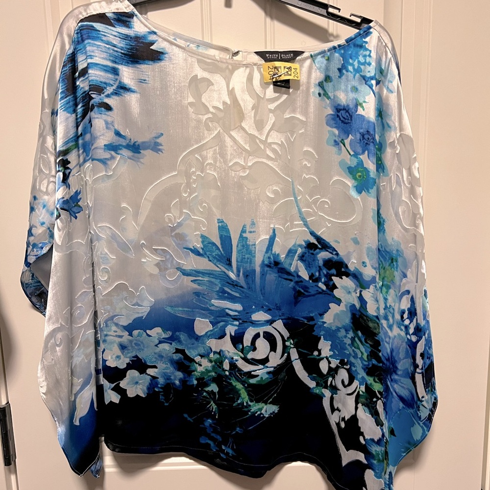 White House Black Market Blue White Silk Burnout Blouse Size M, dry cleaned